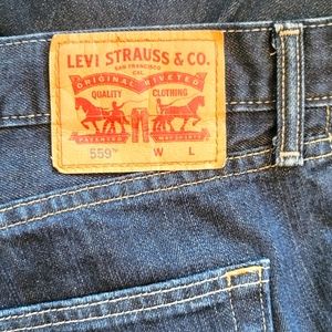 Levi relaxed fit jeans 48x30